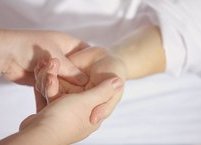 ​손 통증 부위로 알아보는 질환 5가지