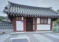 전주 한가운데 권삼득로를 따라 걸으며