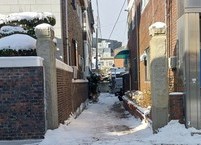 두 개의 돌기둥이 무슨 죄가 있으랴