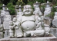 전주의 동쪽 대광사 포대화상 앞에서