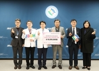 전북대병원, 연말 맞아 '사랑 +나눔 건강키트' 전달… 소외계층에 따뜻한 온기 불어넣어