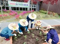 정읍시, 치매 어르신 위한 '기억텃밭' 운영... 자연 속 치유 시동