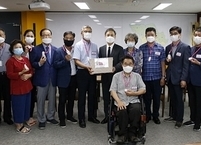 전주시자원봉사센터, 장애인 단체에 목걸이형 손소독제 전달