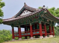 임실의 산과 섬진강 물이 결합한 양요정