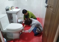 남원시, 어르신들의 낙상사고 예방을 위해 화장실 미끄럼방지매트 지원사업 펼쳐