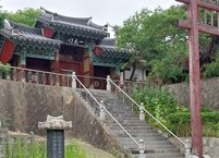 전주에 신라 김유신 장군 사당이 있다