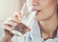 치매예방을 위한 물 잘 마시는 방법과 여러 가지 과일수 효능과 활용법