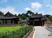 올해 400주년을 맞은 임실 오수 둔데기 마을의 삼계강사(三溪講舍)