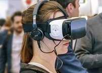 교육>정보>VR(virtual reality)과 AR은(Augmented Reality) 