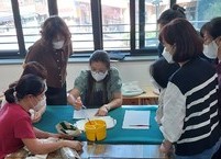 붓 끝으로 그리는 마법을 생활 속으로