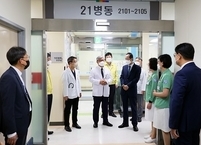 송하진 도지사, 전북대병원에 코로나대응 의료진 격려 방문