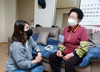 무주군, 가정의 달 맞아 독거어르신 위한 찾아가는 건강관리 진행