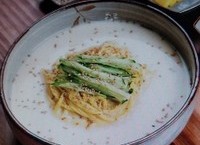 여름철 최고의 영양식은 콩국수